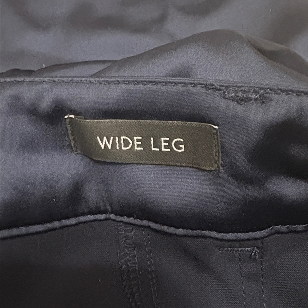 White House Black Market Navy Wide-Leg Satin Cargo Pants size 8 - Picture 6 of 7